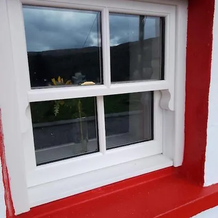 Charming Thatched Holiday With Beach View * Lettermacaward