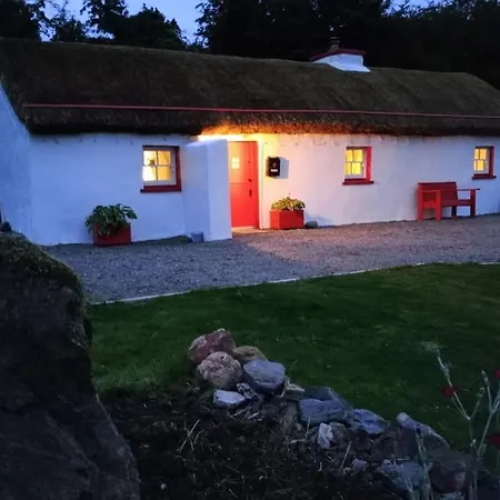 Charming Thatched Holiday With Beach View * Lettermacaward